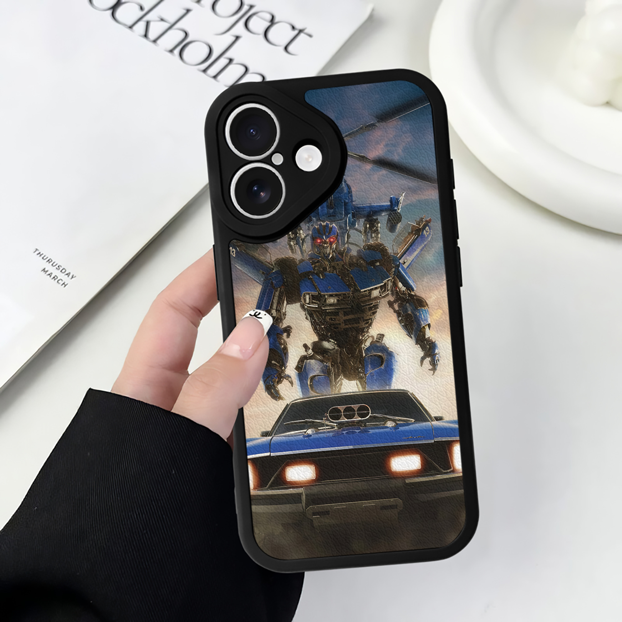 （画像用） Transformers トランスフォーマー 【iPhone 16シリーズ対応】シリコンスマホケース（レザー調） 材質：シリコン